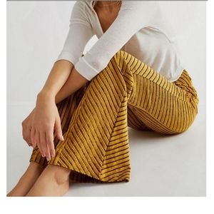 Free People Slim Pull On Velvet Flare Pants Size Medium